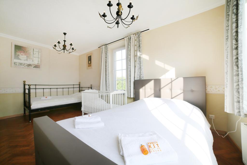 Dolce Villa Pool And Wellness Francorchamps Room photo
