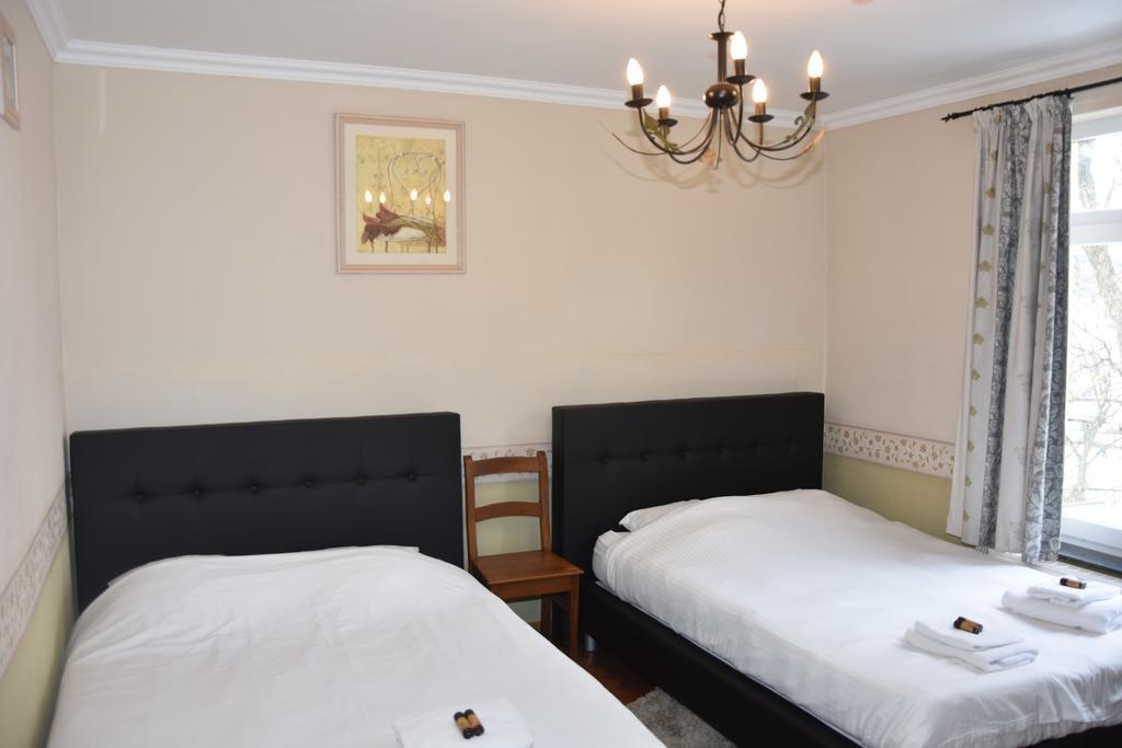 Dolce Villa Pool And Wellness Francorchamps Room photo