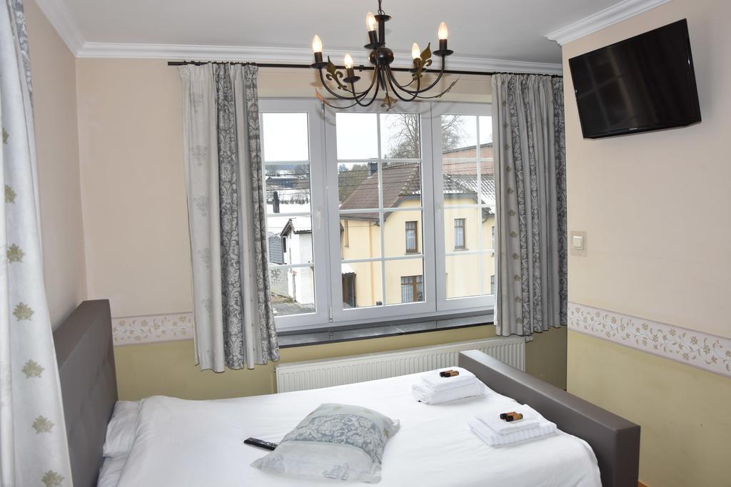 Dolce Villa Pool And Wellness Francorchamps Room photo